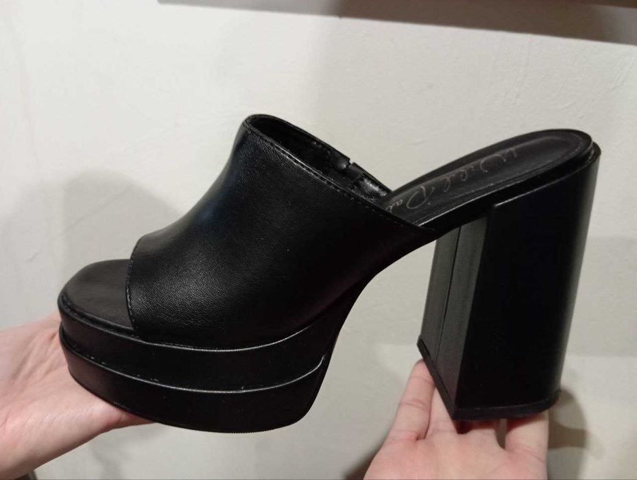 Босоножки в стиле bratz на платформе