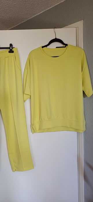 Nowe spodnie i bluzka. Komplet damski