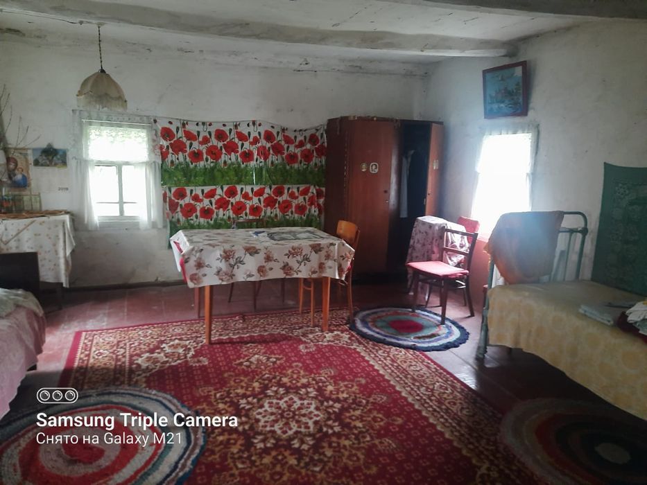 Помешкання в селі Мрин Ніжинського району.