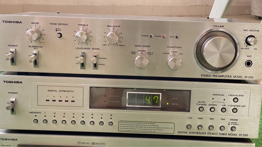 Toshiba série 530 cassete sintetizador e pre-amplificador