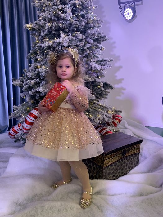Сукня святкова для дівчинки