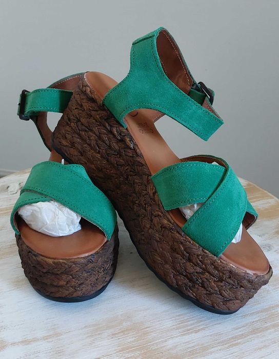 Sandálias plataforma verde, tamanho 36