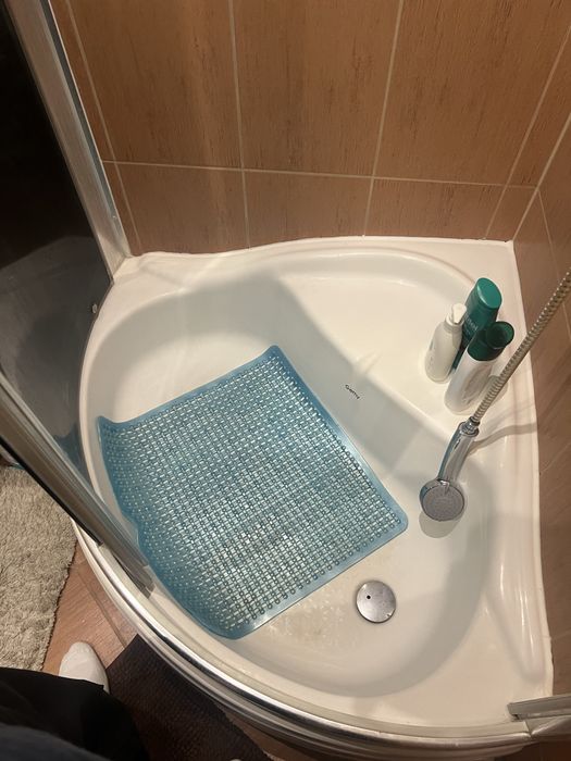 Gemy - Kabina prysznicowa z brodzikiem 90x90