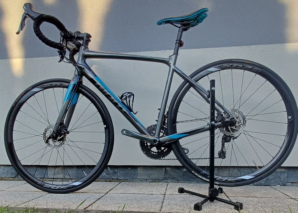 Rower Szosowy Giant Contend SL r.52
