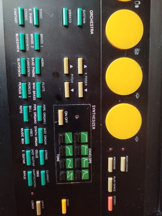 Sprzedam Keyboard z uchwytem na nuty