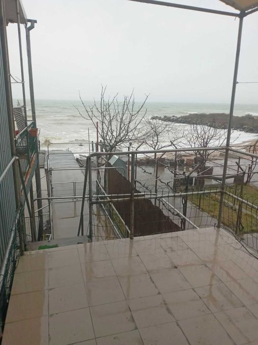 Продам дом дачу на берегу моря 1 линия Крыжановка .