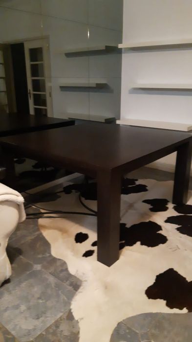 Mesa para utilização variada