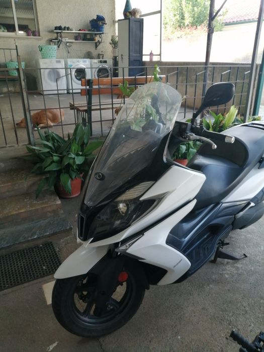 Moto kymco 350 super dink