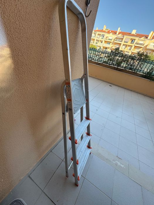 Escadote de alumínio doméstico 4 degraus