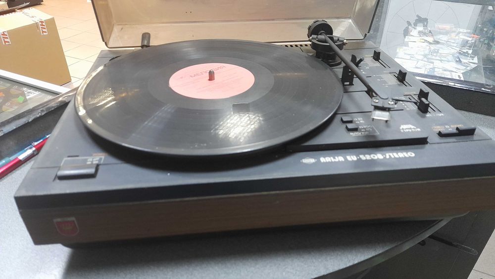 продам проигрыватель Ария 5208