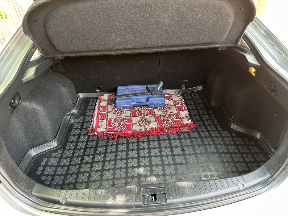 Продам Mazda.  6