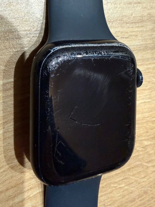 Apple Watch 7 gen. 45 mm - komplet