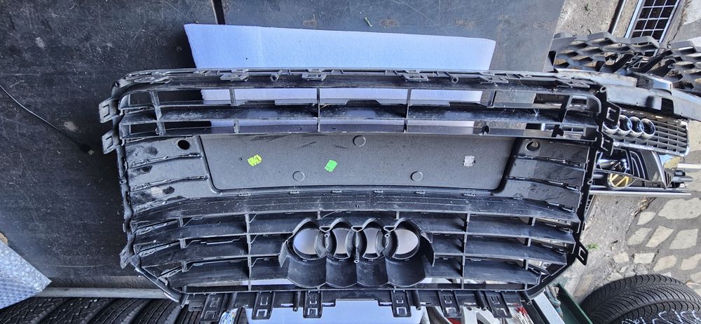 Audi A6 S6 C7 4G Front bumper upper radiator grill 4G0853651AE