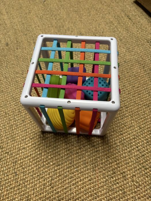 Fat Brain Toys InnyBin, kostka sorter