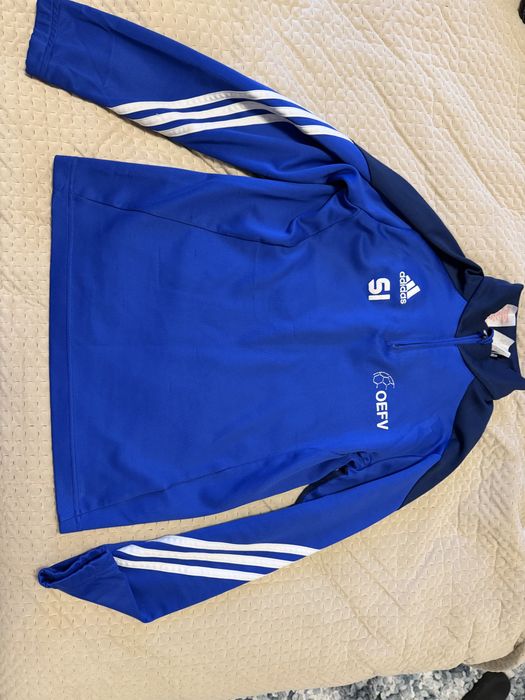 Спортивная кофта