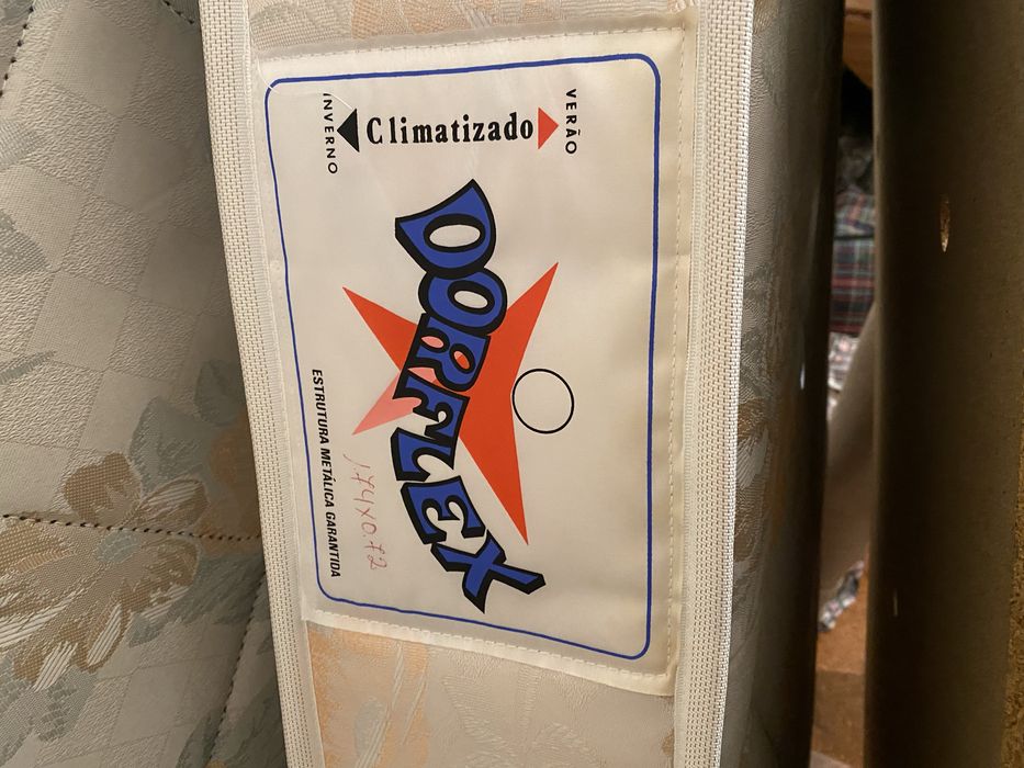 2 camas completas individuais/criança com colchão e estrado