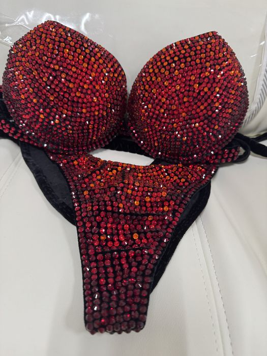 Купальник фітнес бікіні