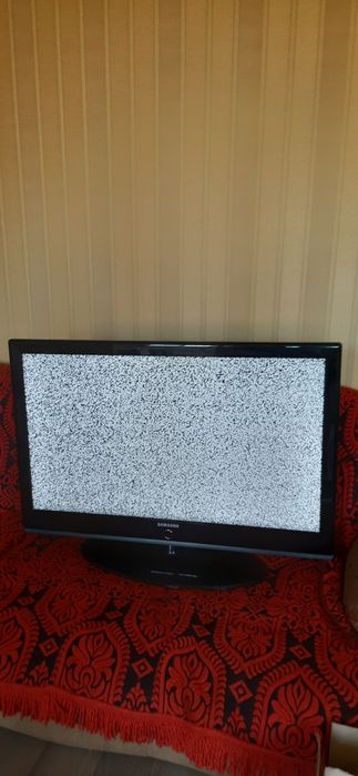 Продам 2 телевизора Samsung 40  требуют ремонта