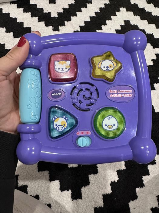 Розвиваючий інтерактивний Бізікуб від VTech (анг. мова)
