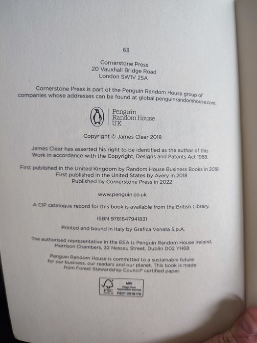 Livro #Atomic Habits" como novo