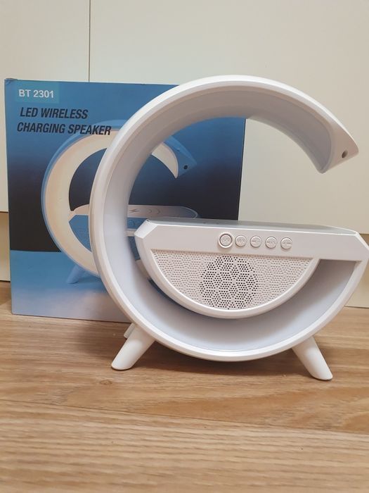Нічник-бездротовий зарядний пристрій та Bluetooth колонка 3в1 з RGB