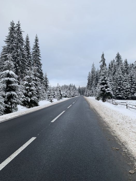 Перевезення пасажирів 8- 9місць вантажне перевезиння