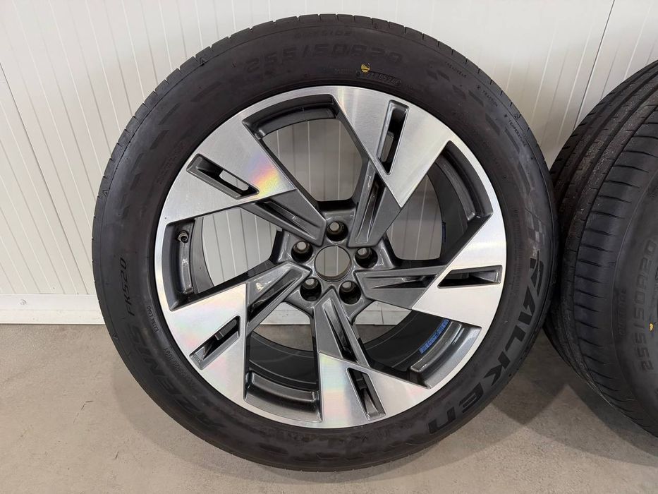 Audi E-Tron R20 Комплект дисків з колесами