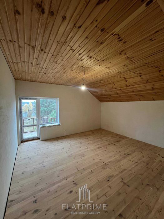 Продам будинок 240м² з майже завершеним ремонтом 20 сотих землі Без комісії