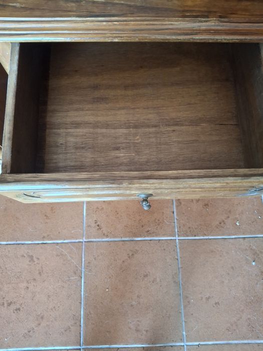 2 mesinhas de Cabeceira em madeira maciça