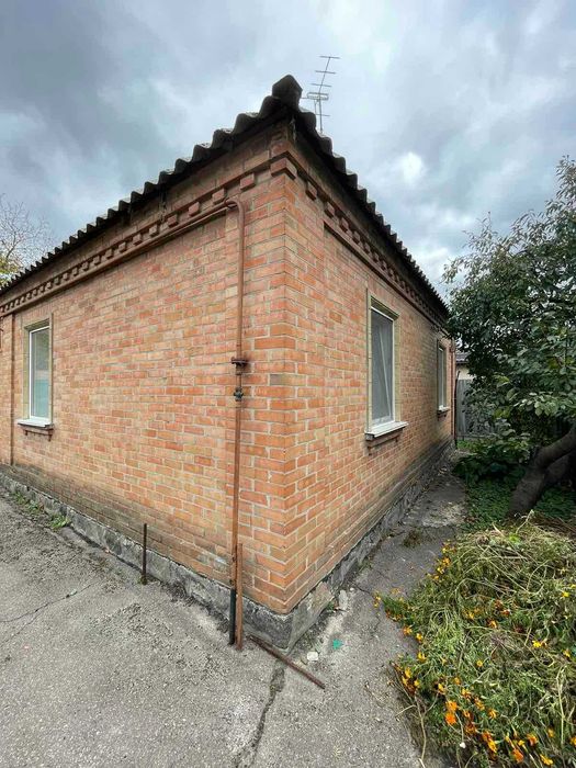 Продаж  будинку у Полтаві ( ремонт,всі комунікації, техніка та меблі)