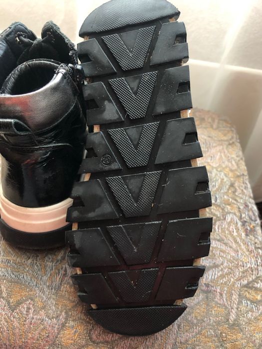 Взуття шкіряне, зручне для ніжки, без запаху! Виробник Турція-Alplion