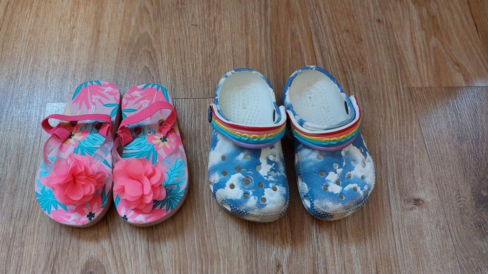 Новая Летняя обувь для девочки,сандалики босоножки 22/23 размер
усті