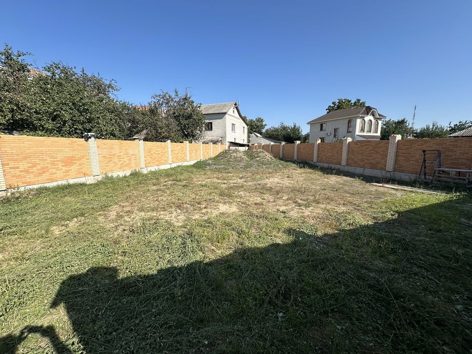 Продам участок Центр с комуникациями и проектом