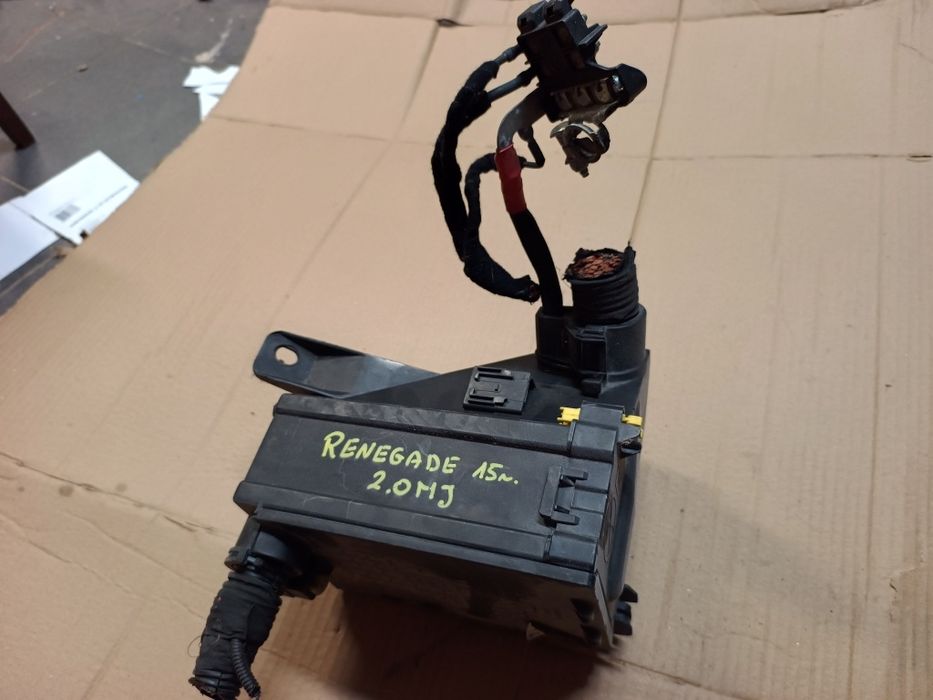 Jeep Renegade skrzynka bezpieczników 2015