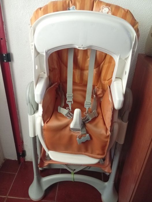 Cadeira de refeição.