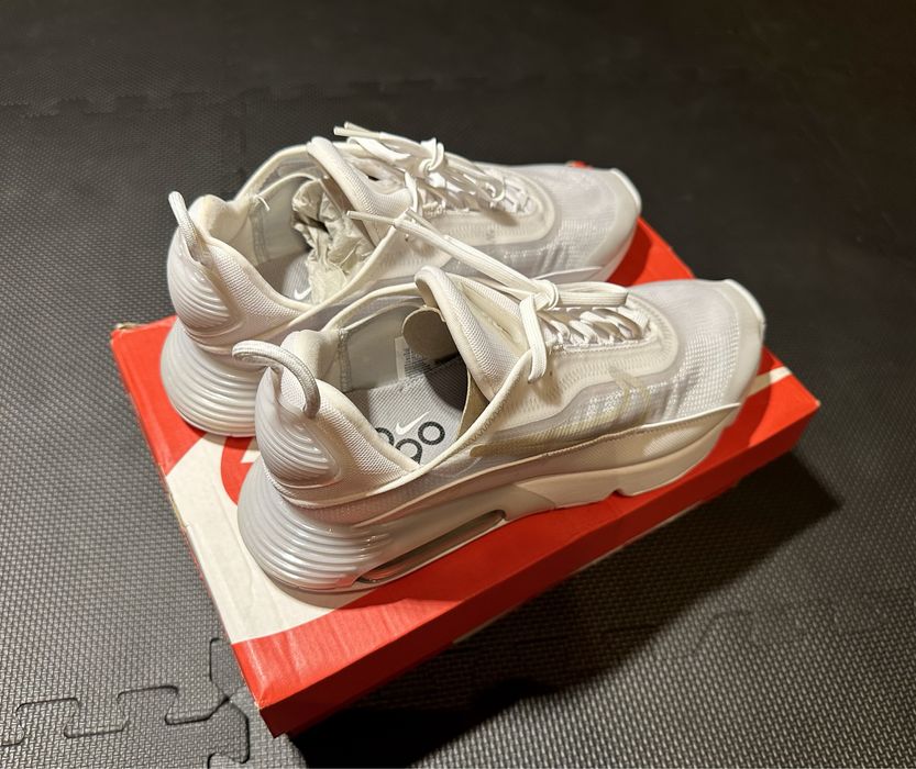 Nike Air Max 2090 EUR 42.5 / UK9 Tripple White