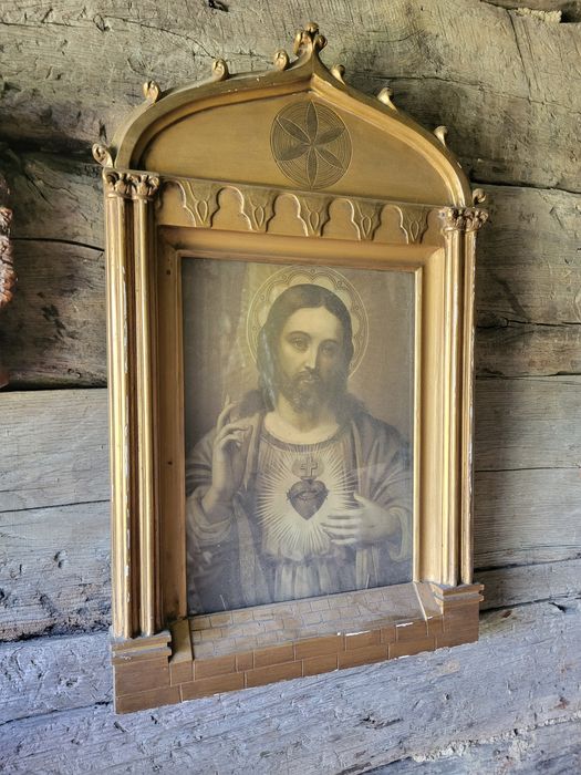 Stary oleodruk w zdobionej ramie Najświętsze Serce Pan Jezus