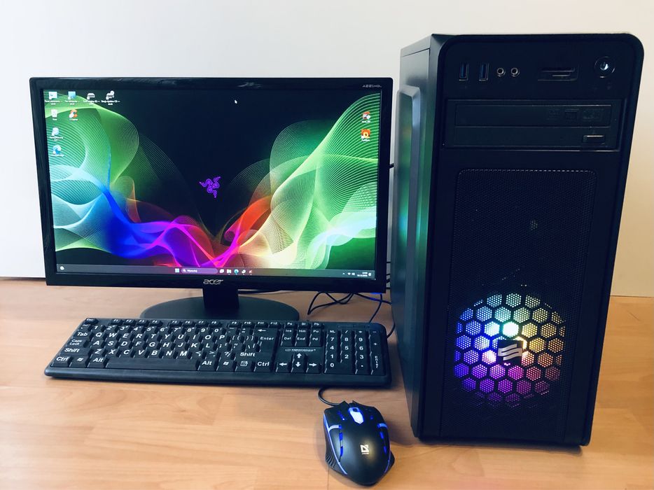 Komputer  ssd wifi monitor i7*