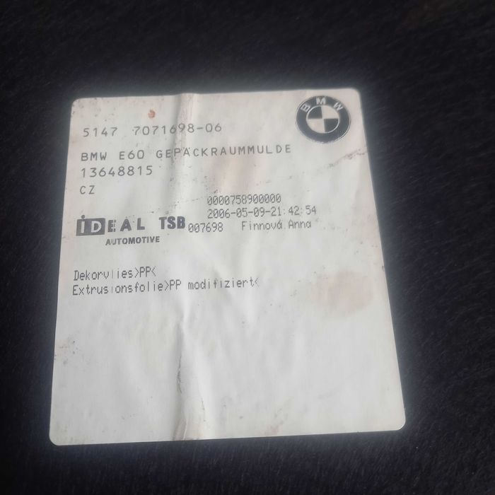 Wnęka wykładzina koła zapasowego