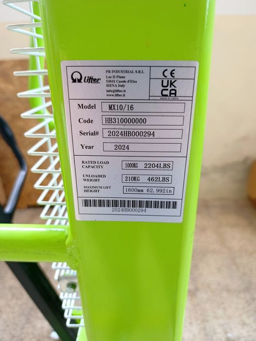Empilhador manual / Stacker