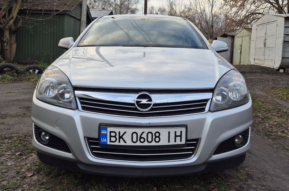Продам Опель астра h 2012