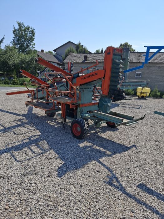 Munckhoff, Plucotrac, Tecno fruit, Zuccal,  Kombajn do zrywania jabłek .