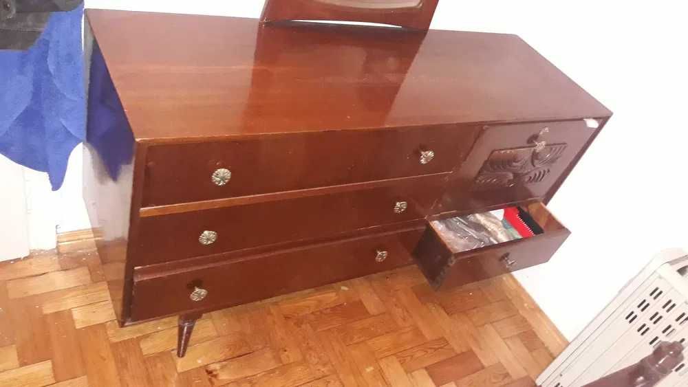 Mobília de Quarto Casal (Anos 60)