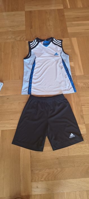 zestaw spodenki i koszulka adidas rozm 146