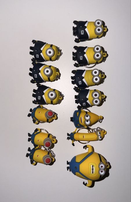 Продам игрушки брелки миньон