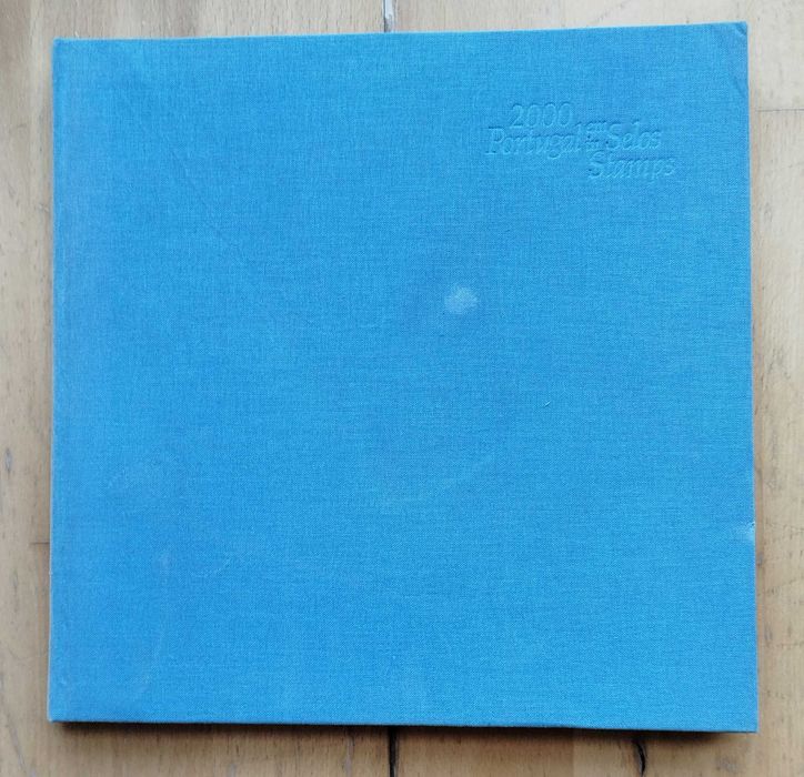 Filatelia - Livro "Portugal em Selos - 2000"