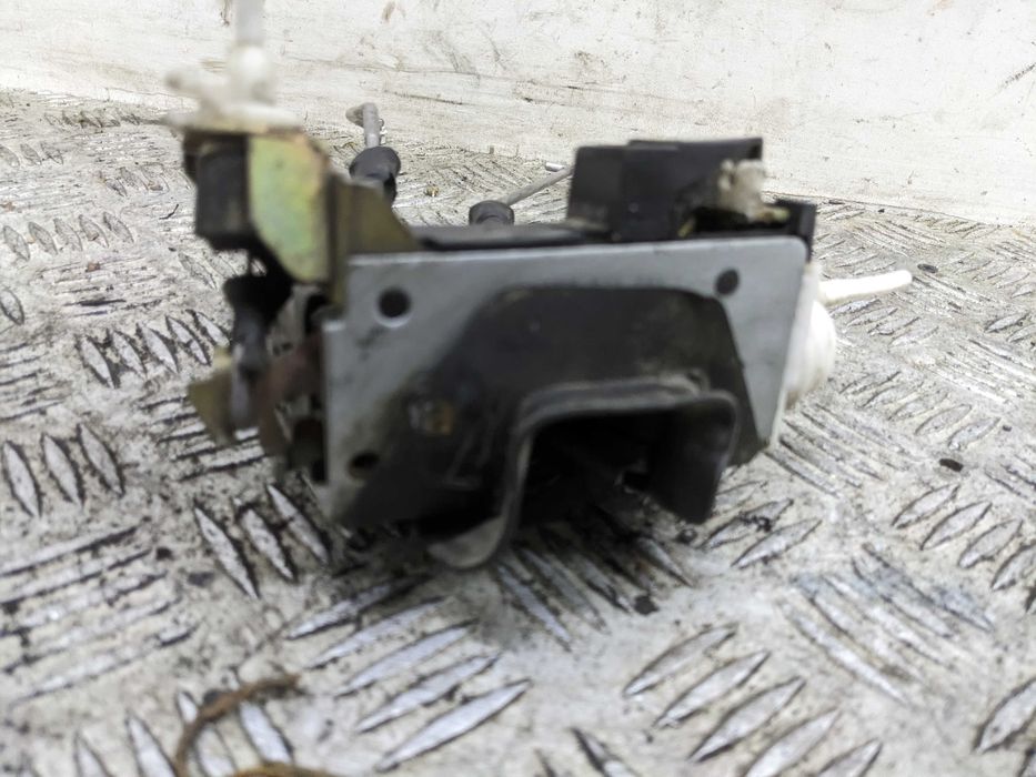 Audi A4 B5 Zamek Drzwi Prawy Przód