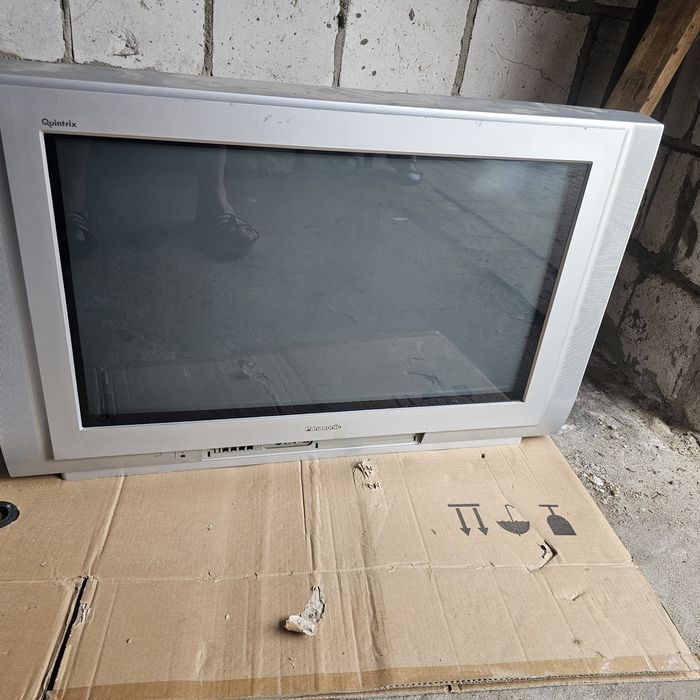 Telewizor Panasonic.