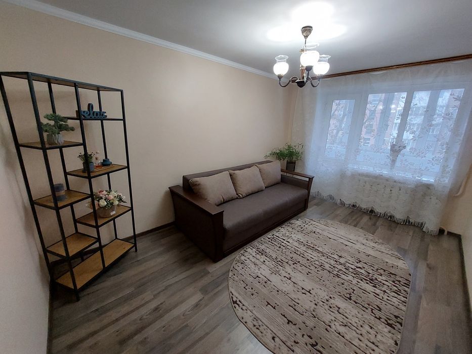 Квартира 2 кімнатна   подобово погодинно