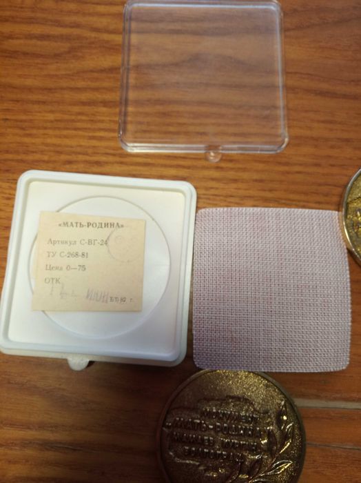 Настольная медаль-сувенир, медаль настольная плакетка М. Горький